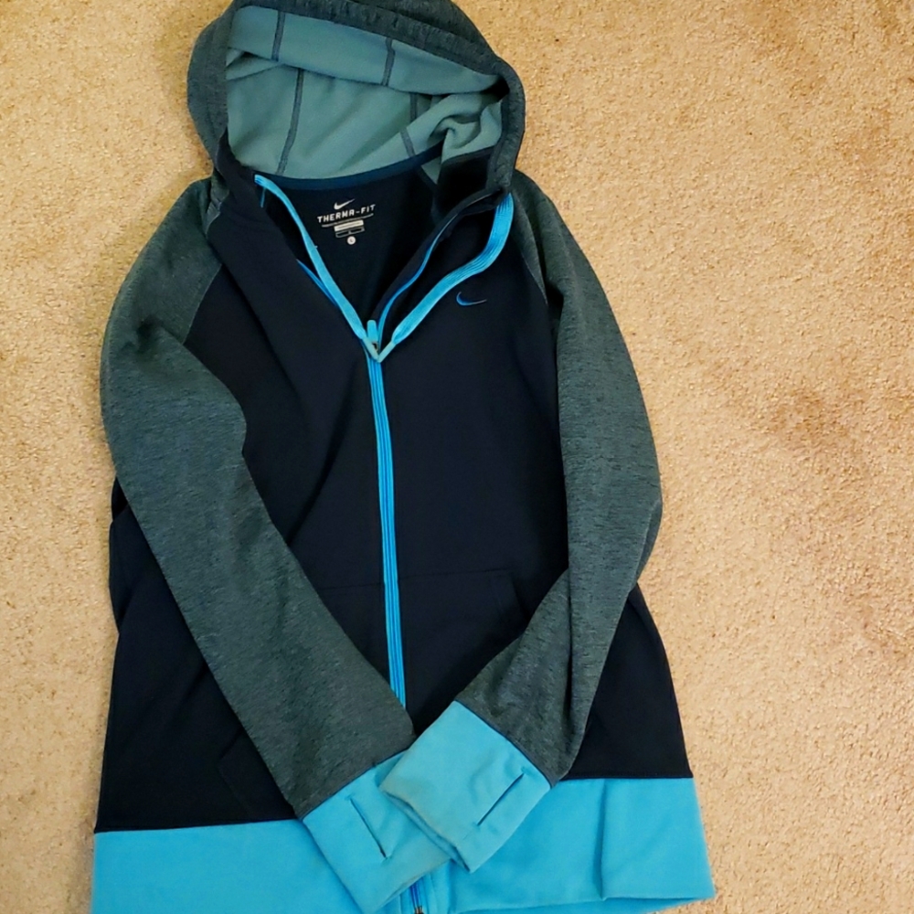Nike sweatshirr